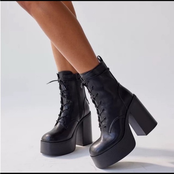 Urban Outfitters Black Footwear - Picture 11 of 12